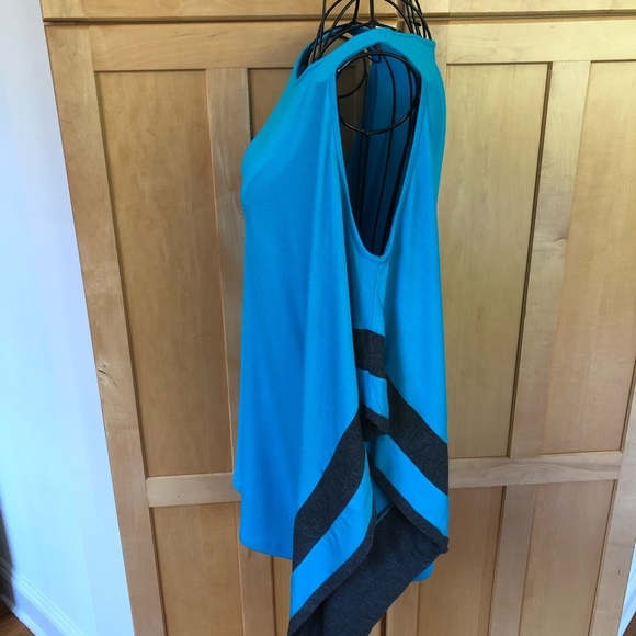 Capote blue oversized cold shoulder square Top Medium - Picture 3 of 7